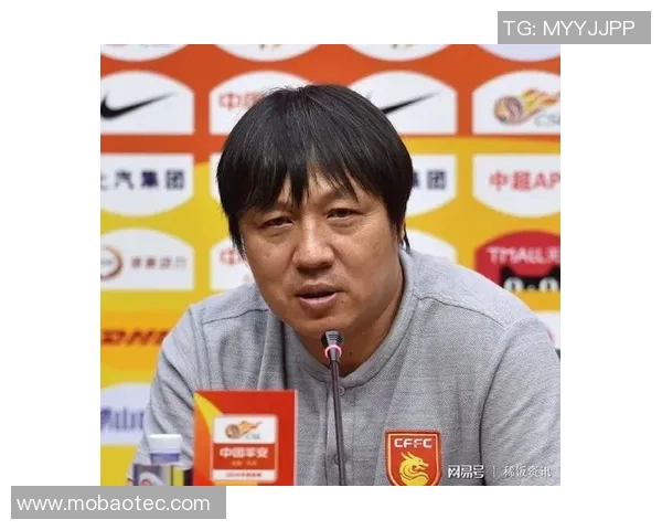 普马斯与内卡萨激战正酣谁能在这场对决中笑到最后