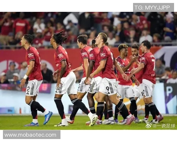 曼联主场迎战伯恩茅斯争夺英超积分榜关键战役